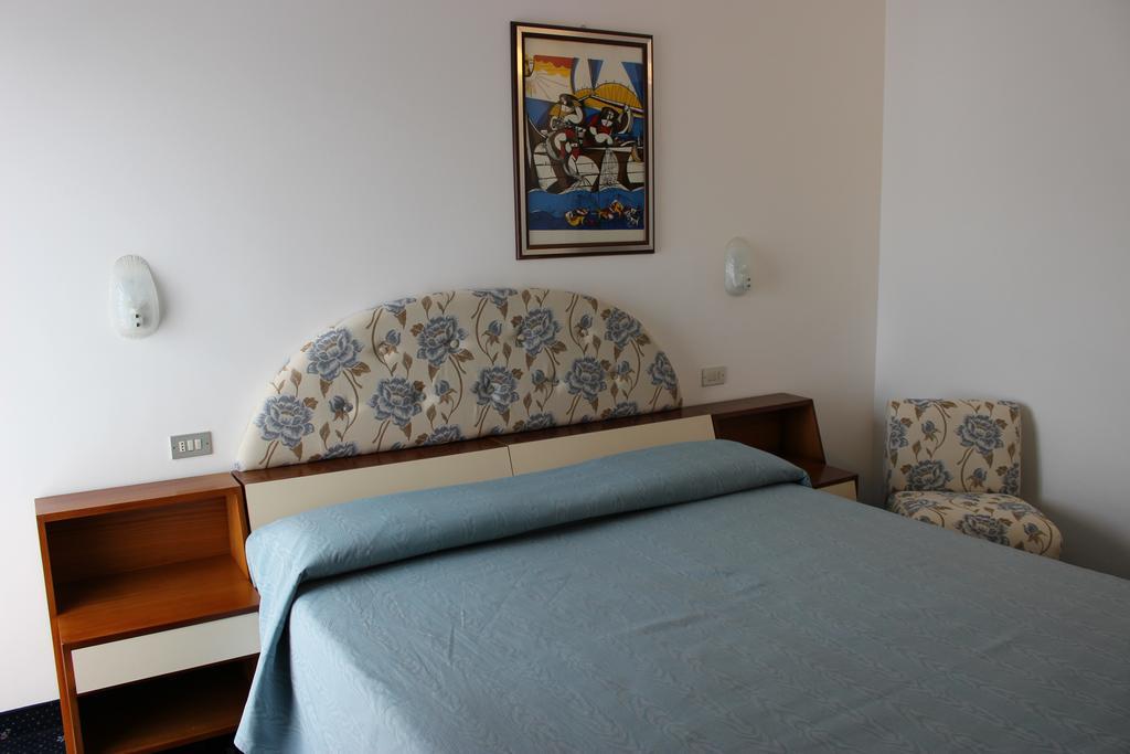 Hotel Pinolo Gubbio Exteriör bild