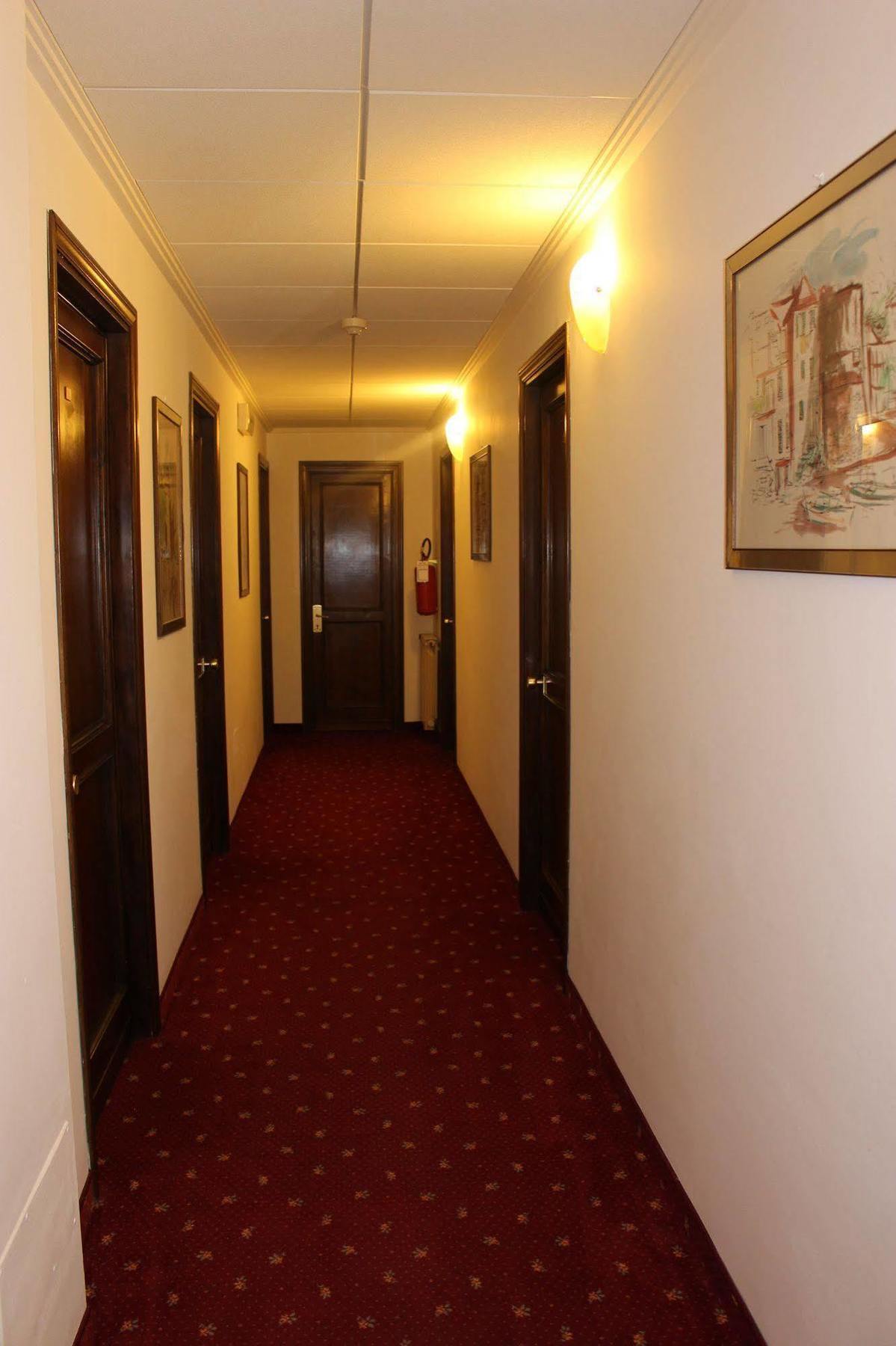 Hotel Pinolo Gubbio Exteriör bild